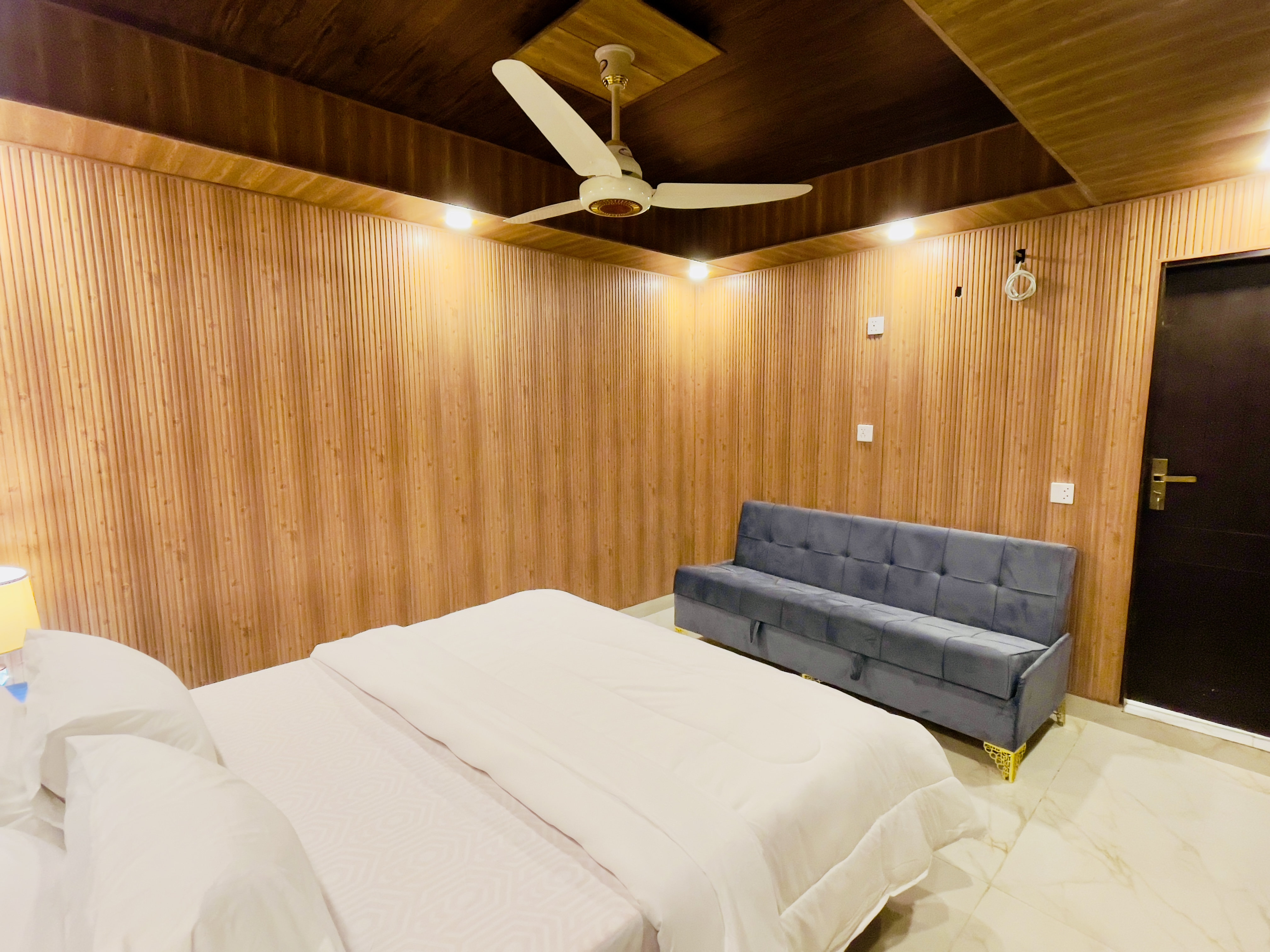 Deluxe amenities